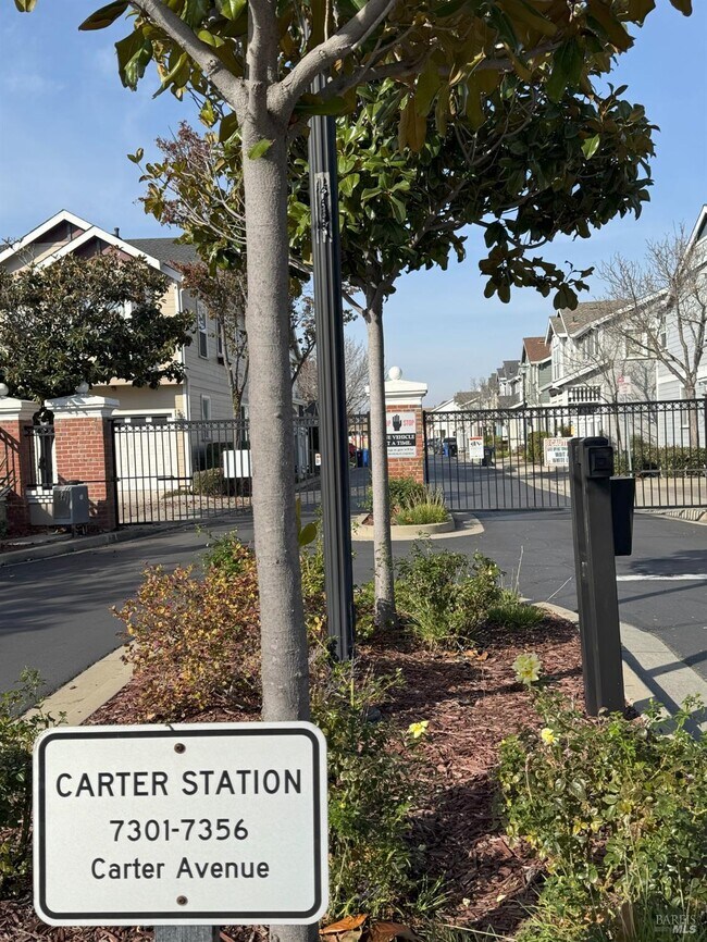 Foto del edificio - 7340 Carter Ave