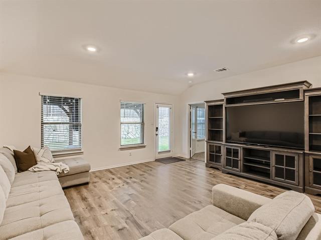 Foto del edificio - 3350 Everly Dr