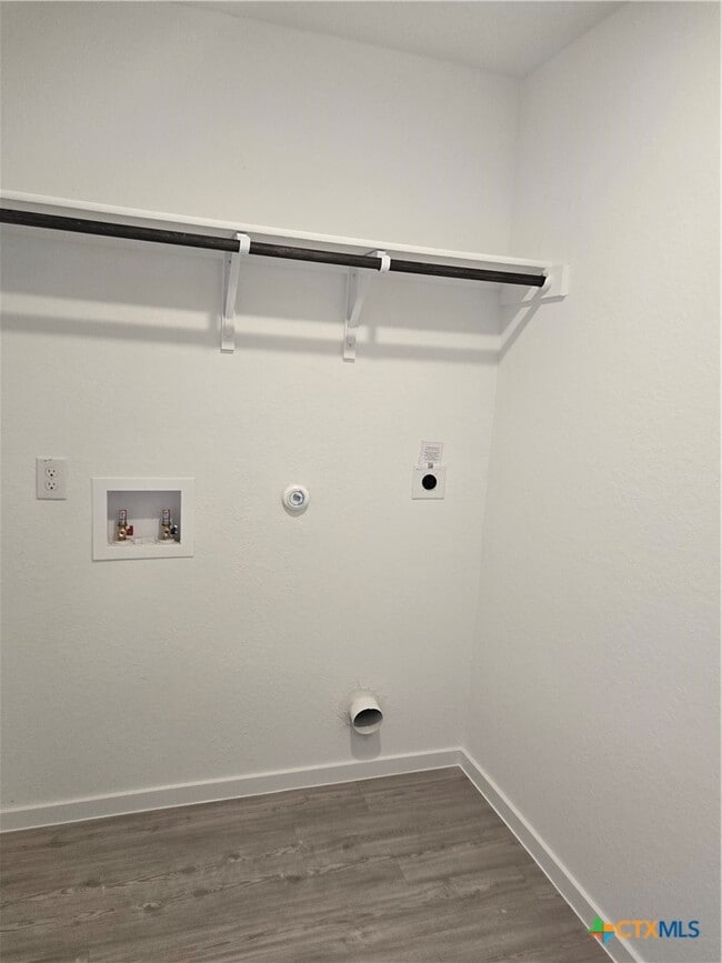 Foto del edificio - 168 Wolf Crest Blvd