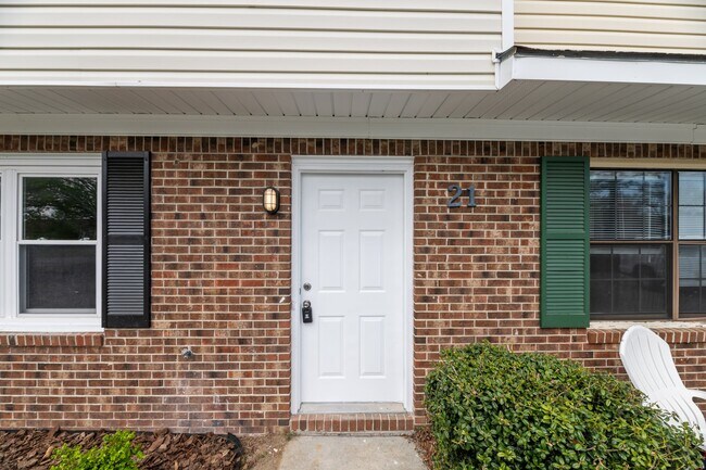 Foto del edificio - 21 Donnell Ave