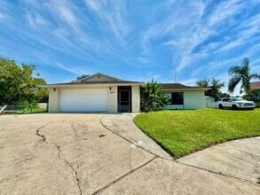 Building Photo - 2414 San Luis Rd