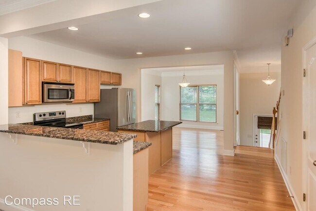 Foto del edificio - 1015 Woodbury Falls Dr