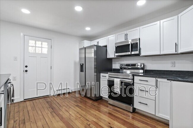 Foto del edificio - 16 Woods Ln