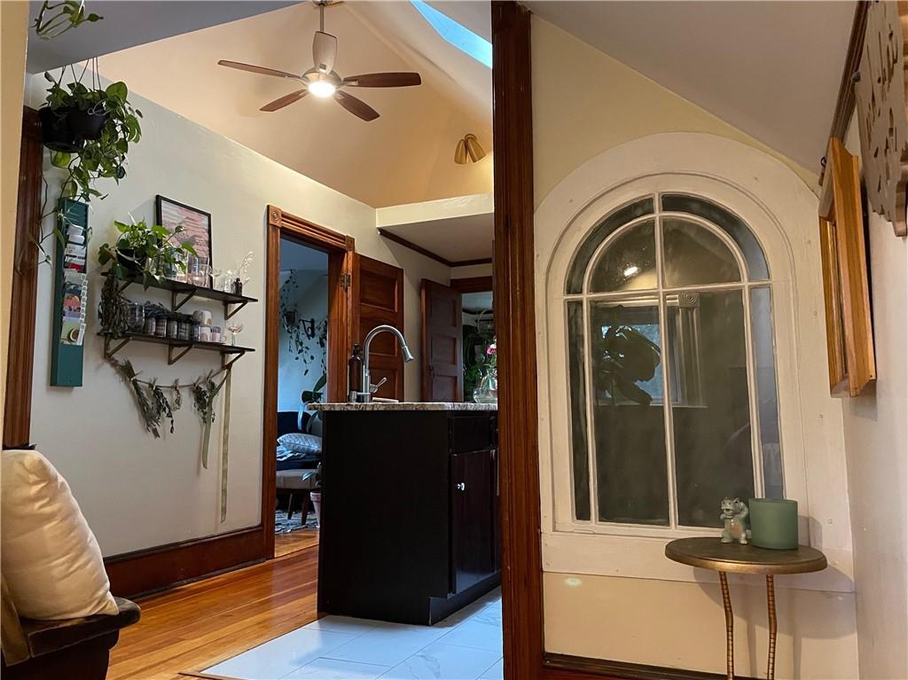 121 Rutherglen Ave, Providence, RI 02907 Room for Rent in Providence
