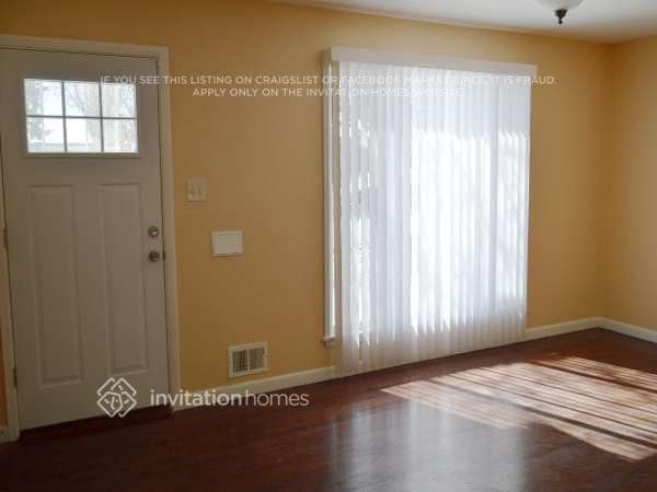 Building Photo - 303 Leonard Ln