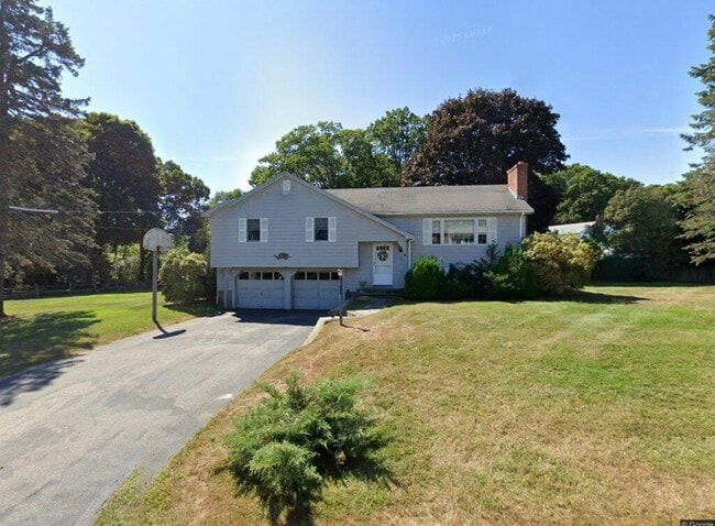 Building Photo - 10 Crestwood Dr