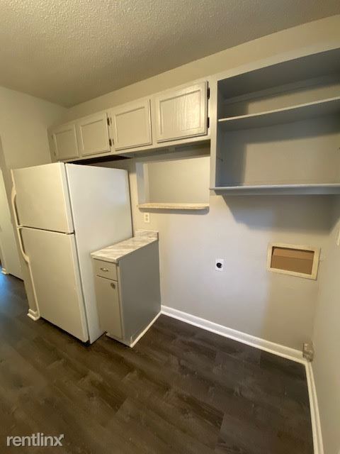 Building Photo - 3 br, 1.5 bath House - 3909 Overland Hts A...