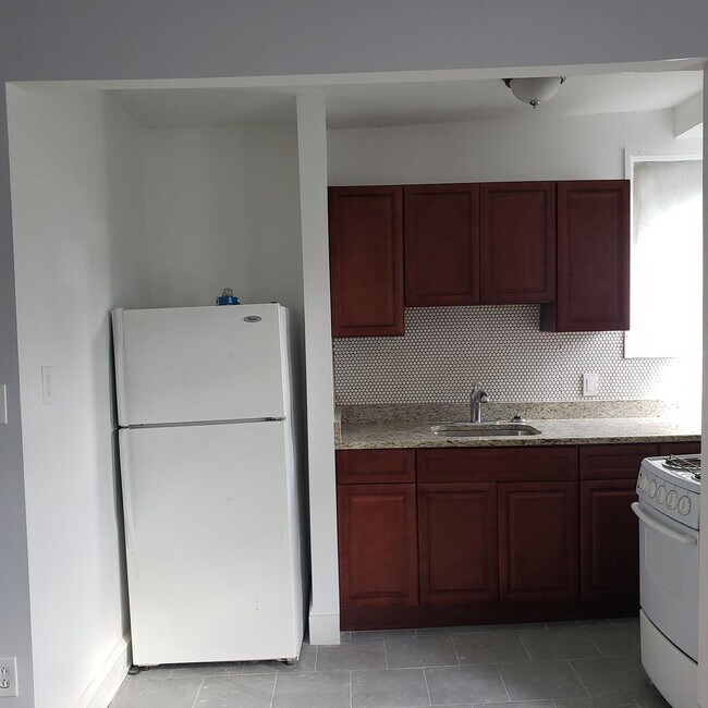 Building Photo - 920 N 63rd St