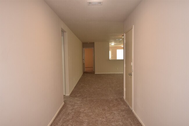 Foto del edificio - 17415 Wigeon Way Dr
