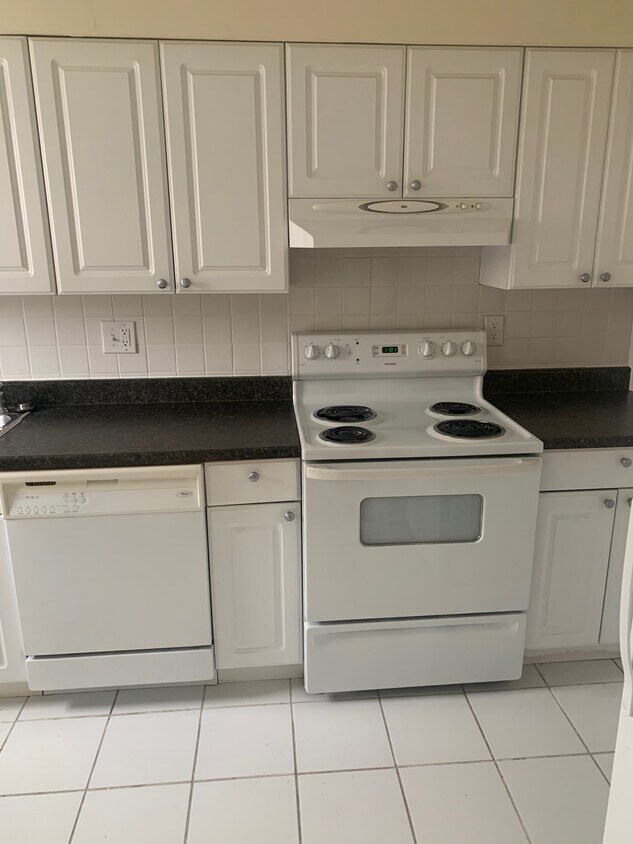 Foto del edificio - 8153 Whitburn Dr
