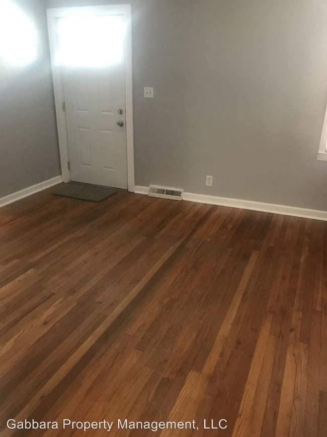 Building Photo - 3 br, 1 bath House - 21586 East 8 Mile Road