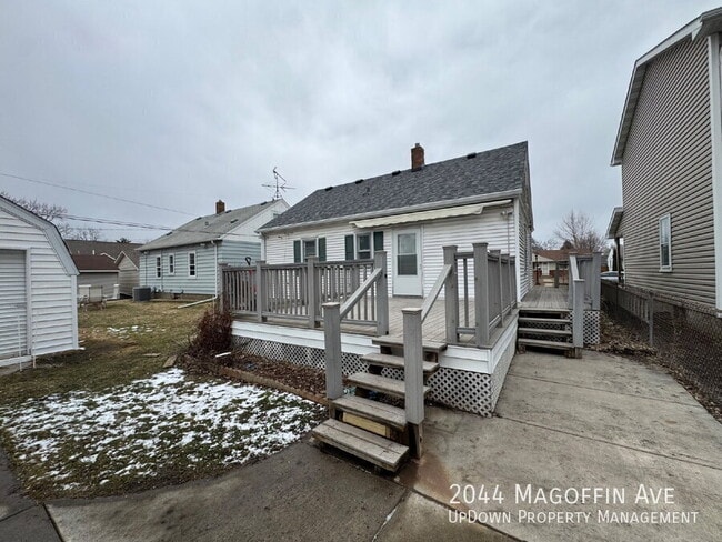 Building Photo - 2044 Magoffin Ave