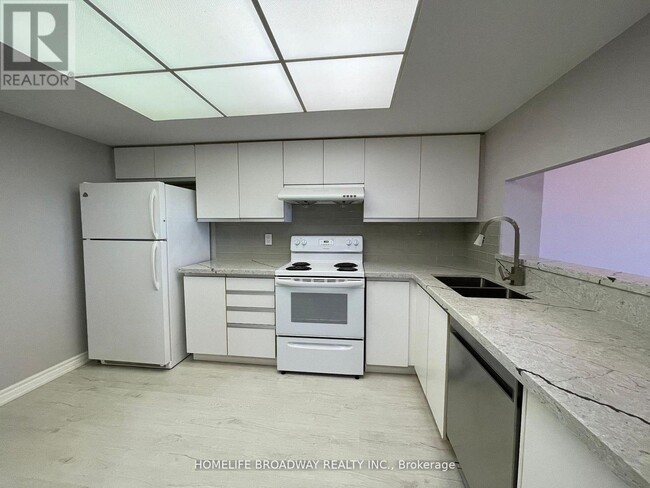 Building Photo - 350 Alton Towers Cir