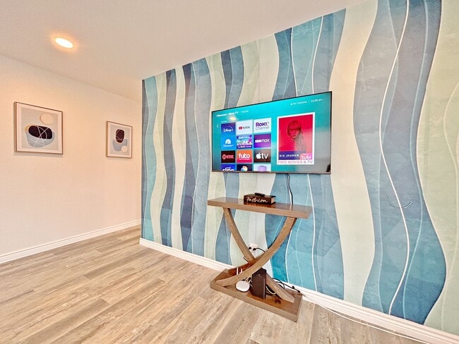 Foto del edificio - 5288 Santa Margarita St