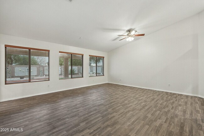 Foto del edificio - 5307 W Morten Ave