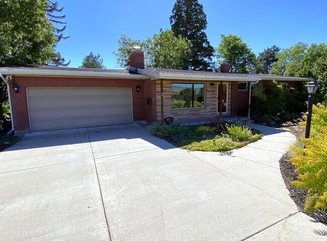 Building Photo - 3536 E Hermes Dr