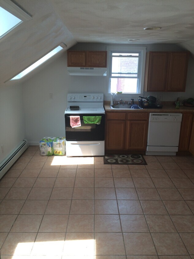 Primary Photo - 370 Hope St