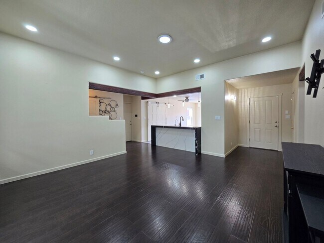 Foto del edificio - 7250 Via Verde