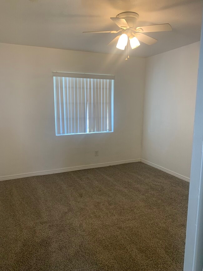 Building Photo - 1623 Thelma Ln