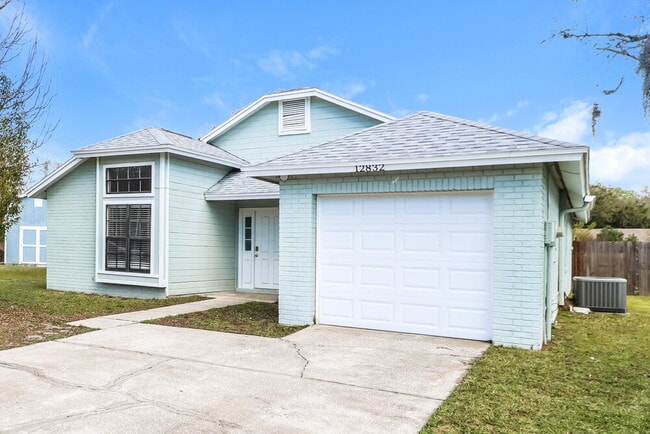 Building Photo - 12832 Dunhill Dr