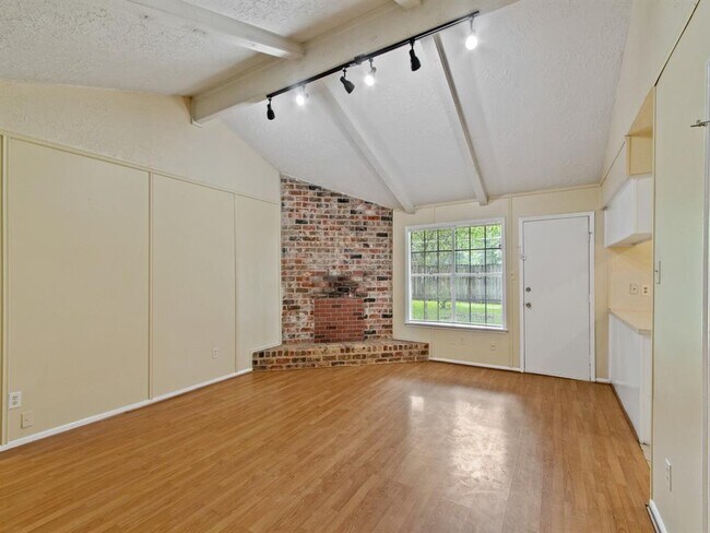 Building Photo - 6026 Knotty Post Ln