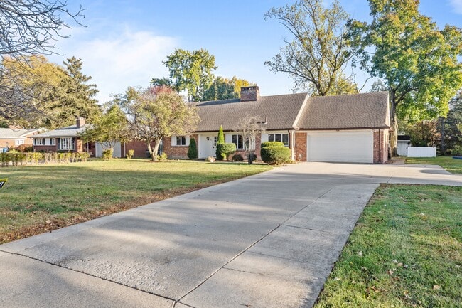 Building Photo - 3735 Heatherdowns Blvd Building Photo - 3735 Heatherdowns Blvd