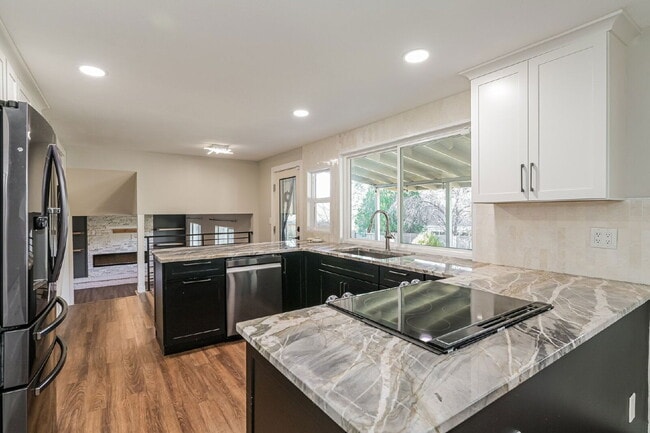 Building Photo - 6385 S Pontiac Ct