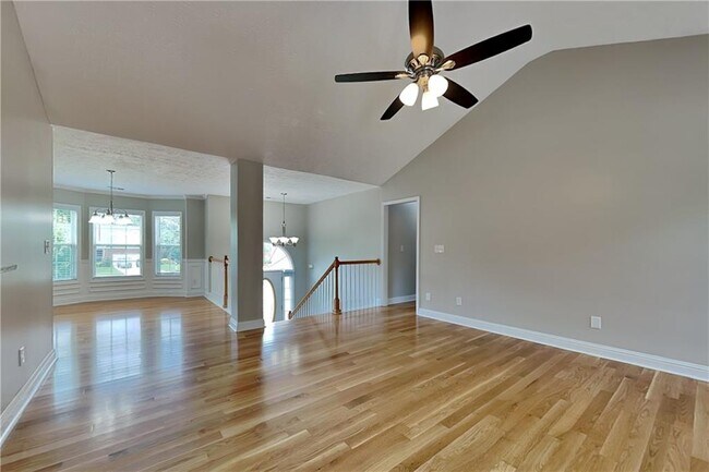 Building Photo - 990 Golden Meadows Ln