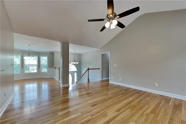 Foto del edificio - 990 Golden Meadows Ln