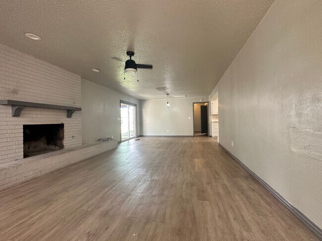 Foto del edificio - 2 bed unit okc