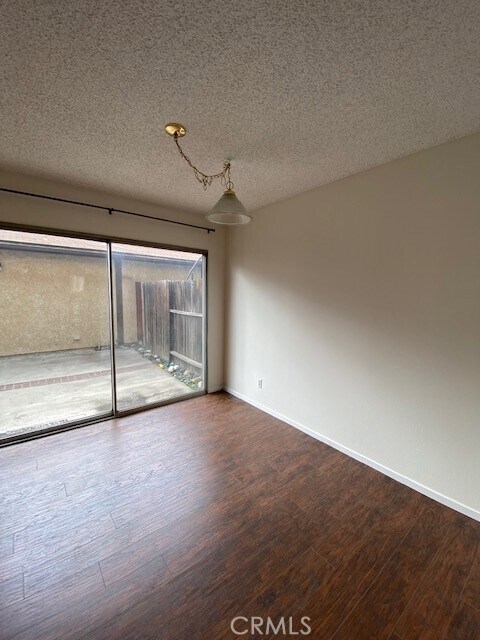 Foto del edificio - 15218 Shadybend Dr