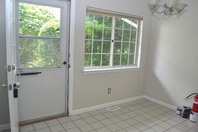 Building Photo - 308 Covington Green Ln