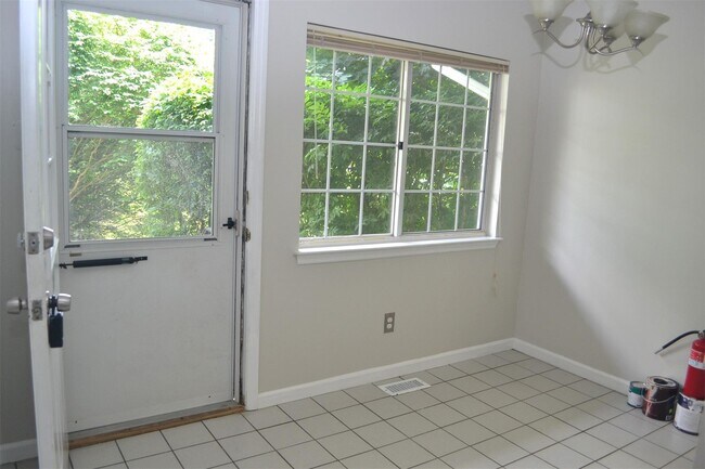 Foto del edificio - 308 Covington Green Ln