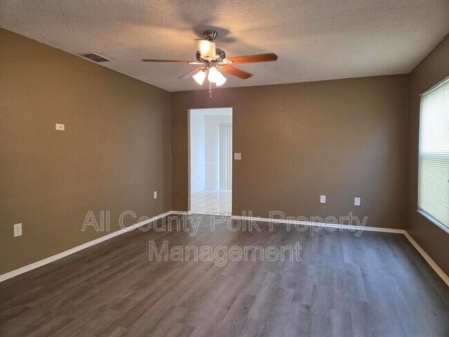 Foto del edificio - 1410 Bramblewood Dr