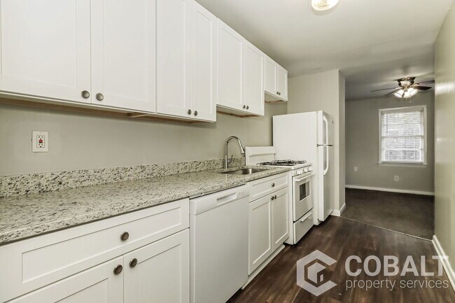 Foto del edificio - 1992 Woodland Hills Ave NW