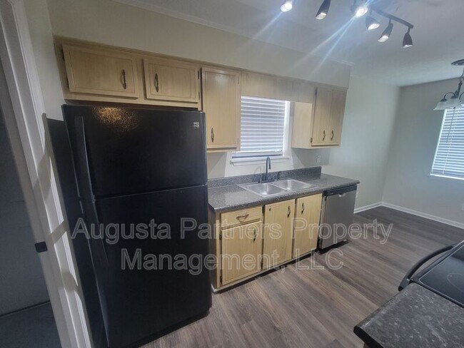 Foto del edificio - 2640 Teakwood Dr