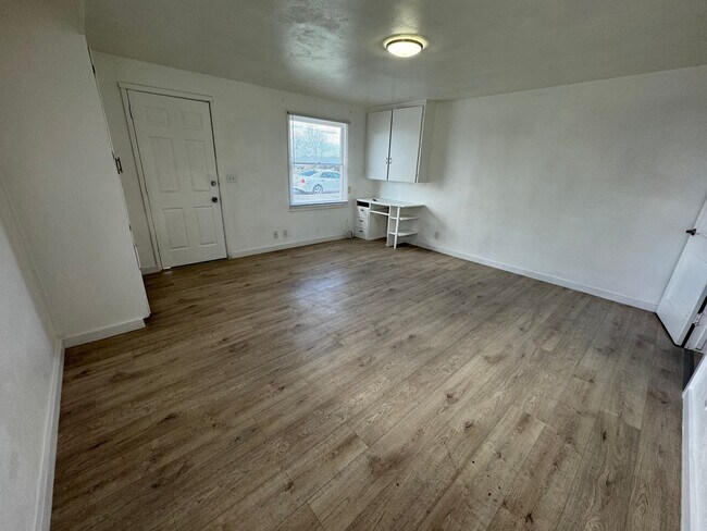 Building Photo - Marina Triplex