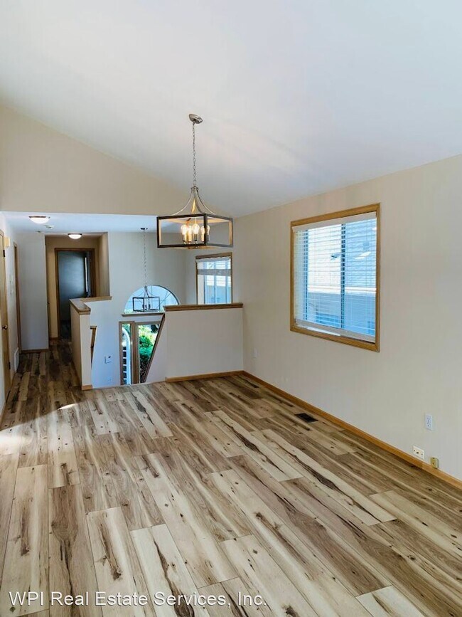 Foto del edificio - 3 br, 2 bath House - 5316 8th Ave NE