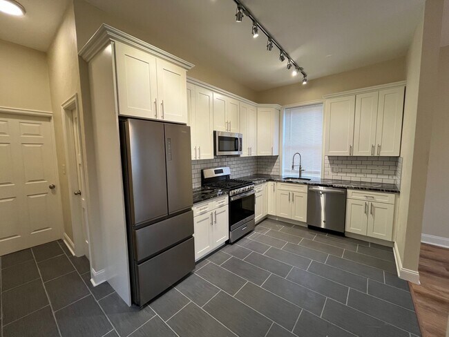 Foto del edificio - 4739 Essex Way