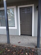 Building Photo - 444 NW D St