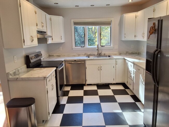 Building Photo - 813 Mohave Ct