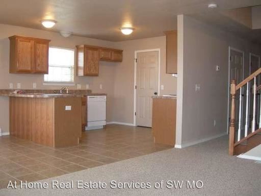 Building Photo - 3 br, 2.5 bath House - 2315 W Parkview