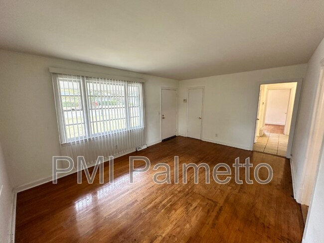 Building Photo - 6820 Waller St