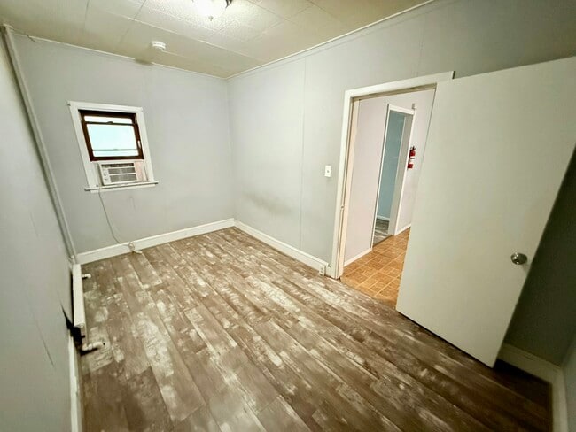 Building Photo - 145 Spring Valley Rd