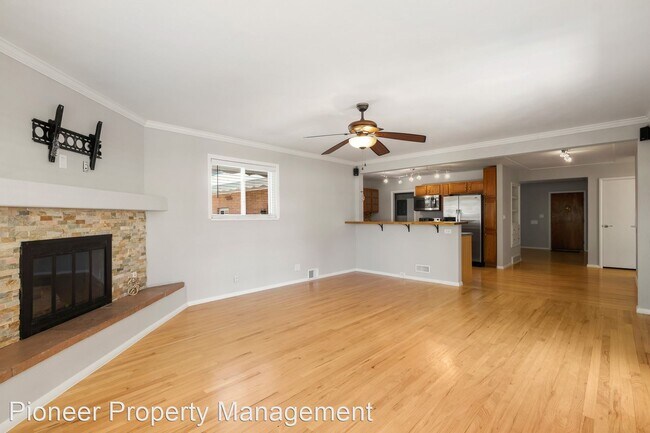 Foto del edificio - 4 br, 3 bath House - 8817 Norwich St