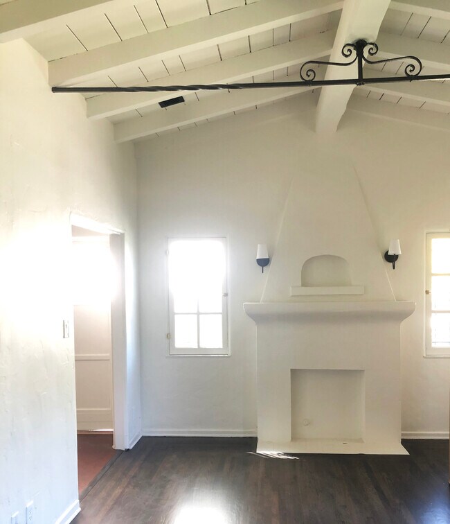 Foto del edificio - 503 N Gardner St
