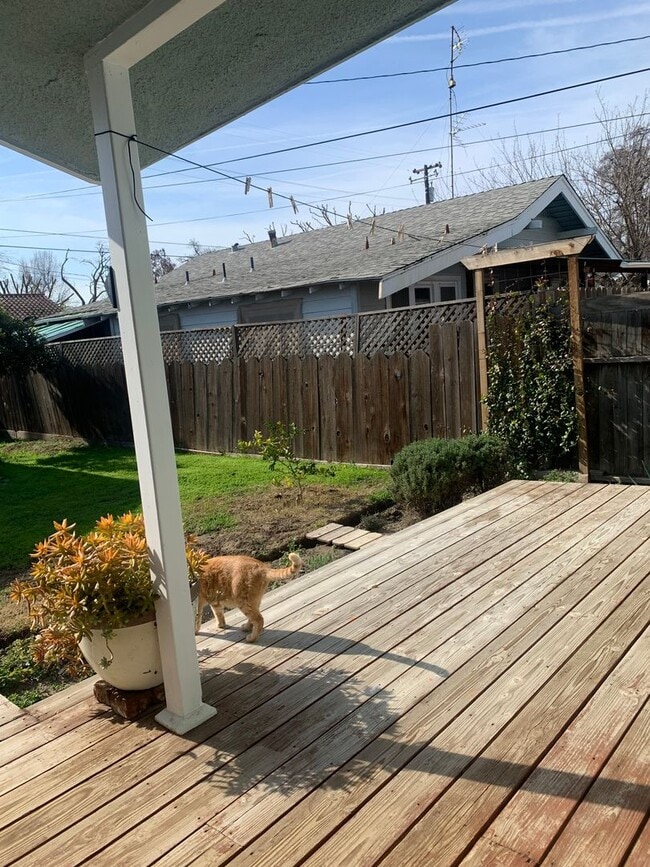 Building Photo - 4 BR 2 BA Coming Soon! 555 C Street, Lemoo...