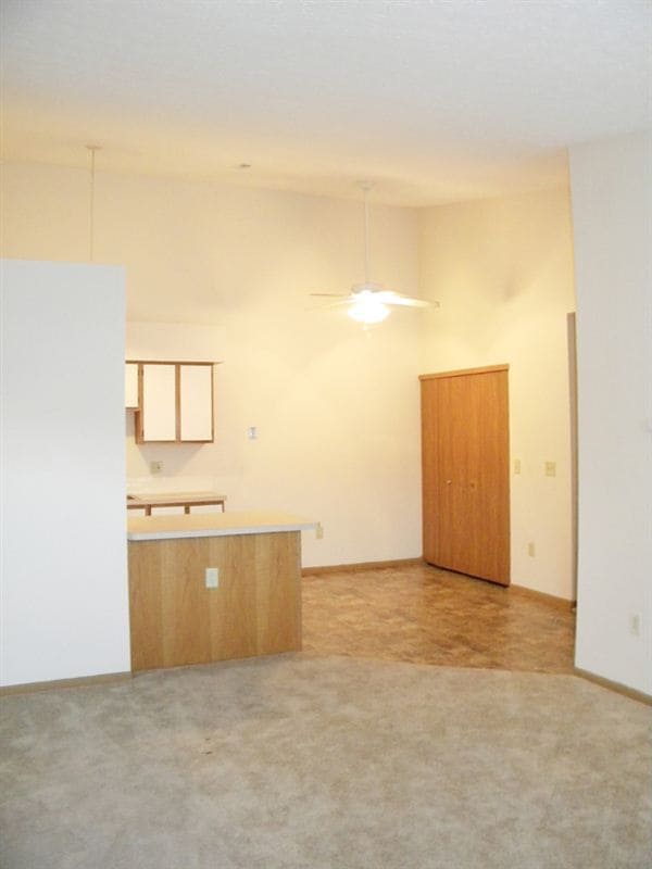 Building Photo - 930 Regentshire Dr