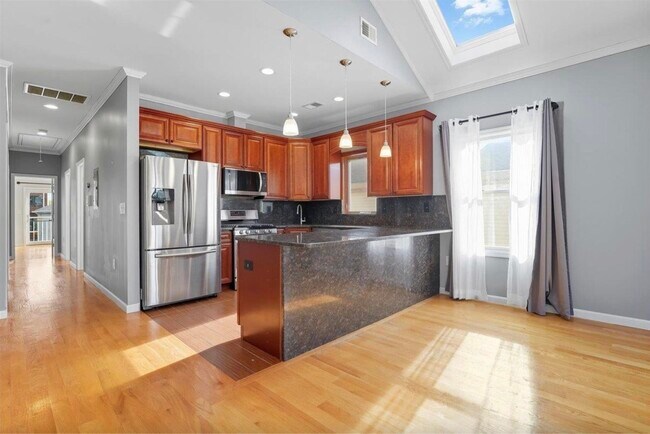 Foto del edificio - 108 Kearney Ave