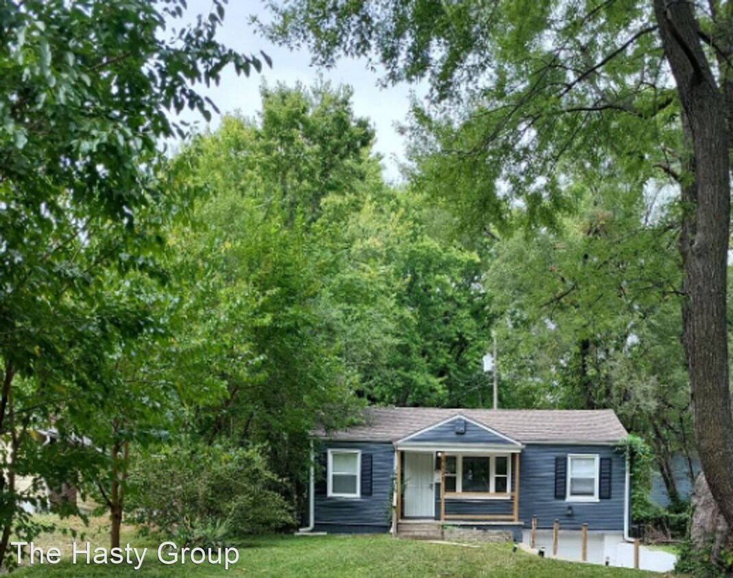 3 br, 1 bath House 6630 Walrond Ave House Rental in Kansas City, MO